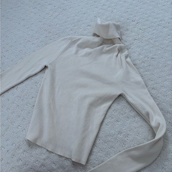 Ribbed Cream Turtleneck Sweater - Picture 8 of 8